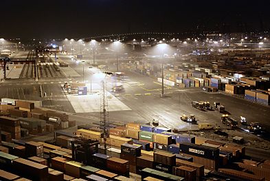 011_25879| am heutigen Burchardkai im Hafen Hamburg wurde 1967 der erste Container verladen.