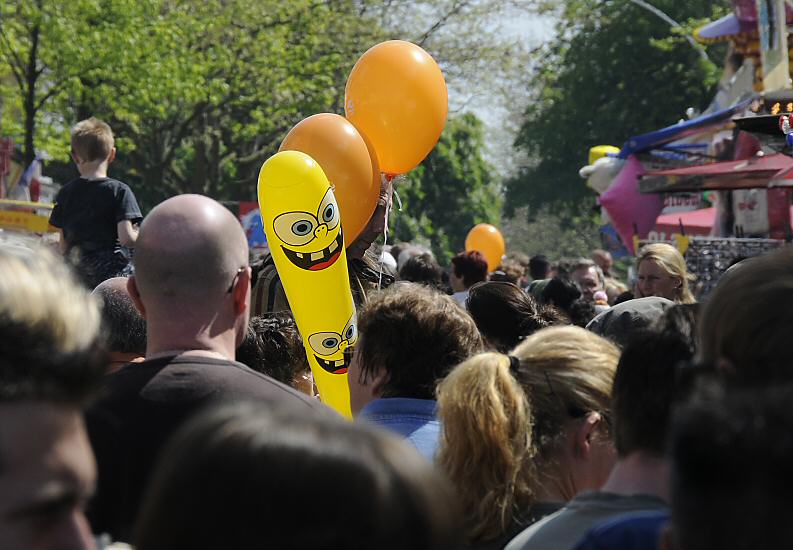 011_26021 |  Das Osterstrassenfest in Hamburg Eimsbttel erffnet meistens die Saison der Hamburger Strassenfeste und Stadtteilfeste. Bis zu 500 000 Besucher soll das beliebte Hamburger Event haben, das ber zwei Tage an der Eimsbttler Einkaufsmeile Osterstrasse statt findet.  